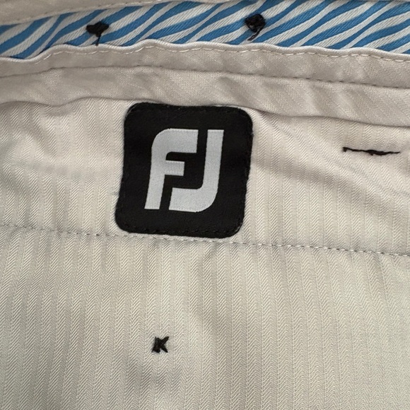 FootJoy Men's Classic Black Golf Shorts - Picture 3 of 6
